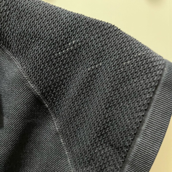 NWT JoyLab Women’s Seamless Crop Short Sleeve Shirt Size XS Flexible Knit Black - Picture 6 of 13